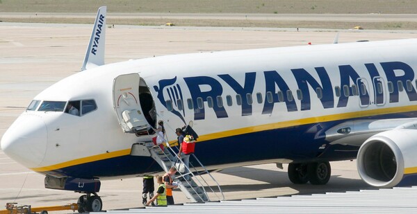 Η Ryanair διακόπτει νωρίτερα τις καλοκαιρινές πτήσεις στην Ελλάδα - "Μαρία Αντουανέτα της Ελλάδας η Κουντουρά" λέει ο εμπορικός διευθυντής