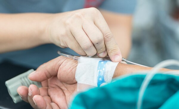 Στους 51 οι νεκροί από τη γρίπη και 144 ασθενείς στη ΜΕΘ