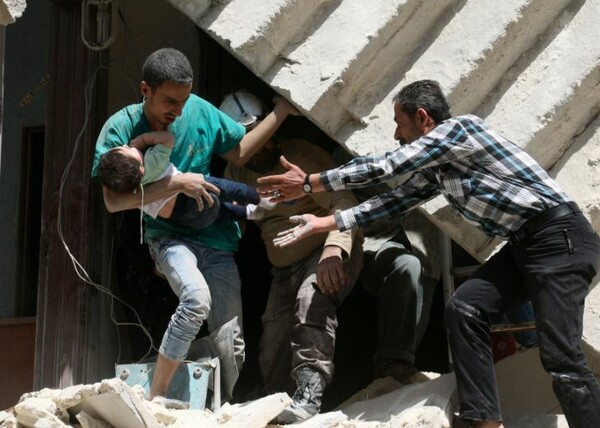 Δεκάδες θύματα σε νέο βομβαρδισμό νοσοκομείου στο Χαλέπι