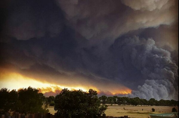 Πύρινη λαίλαπα στην Αυστραλία - Δύο νεκροί και τεράστια φυσική καταστροφή