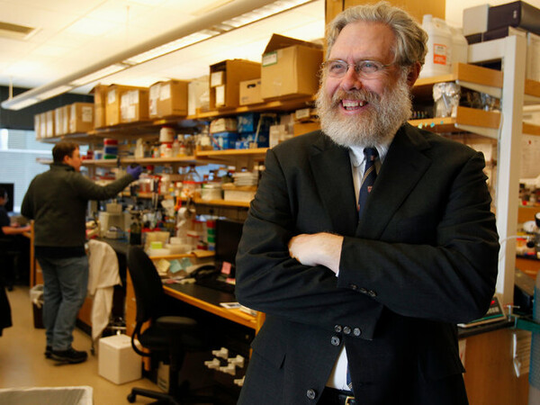 Μυστική συνάντηση επιστημόνων στο Χάρβαρντ για τη δημιουργία συνθετικού ανθρωπίνου γονιδιώματος ξεσηκώνει αντιδράσεις