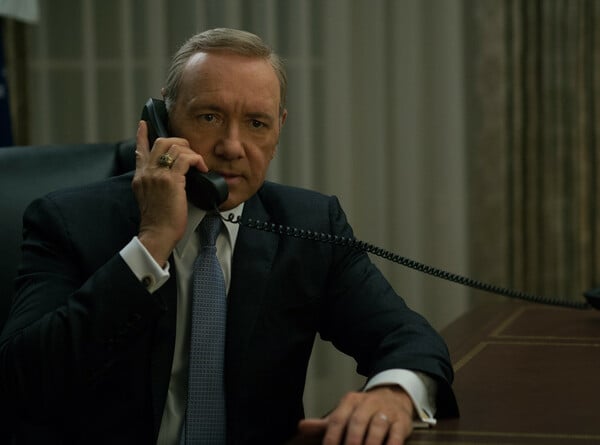 Ο τέταρτος κύκλος του House of Cards θα είναι ένας κανονικός πόλεμος ανάμεσα στους Άντεργουντ