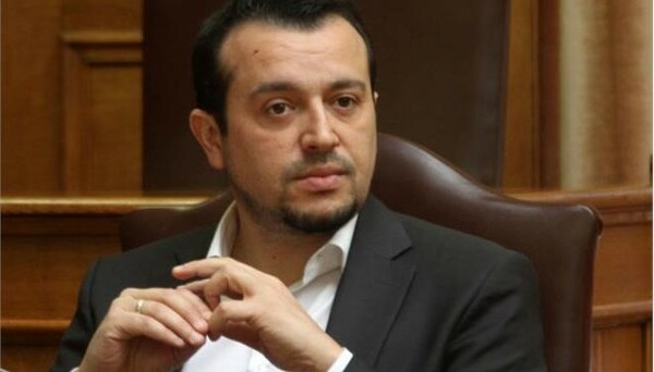 Ποια πήγε κι άπλωσε τα ρούχα στην ταρατσα;