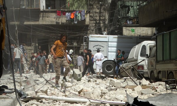 Συρία: Nέα εκατόμβη στο Χαλέπι-Βομβαρδισμός σε τζαμί την ώρα της προσευχής