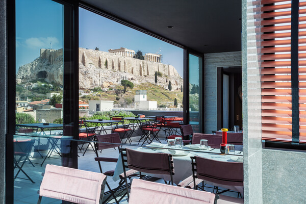 Modern Rooftop Dining στην Διονυσίου Αρεοπαγίτου