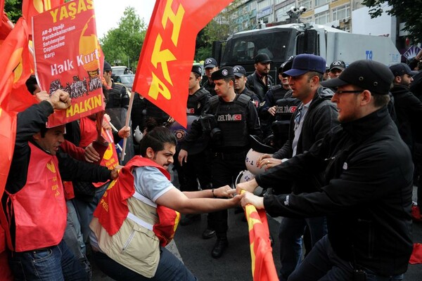 Χιλιάδες άνθρωποι στους δρόμους σε όλη την Ευρώπη για την Πρωτομαγιά