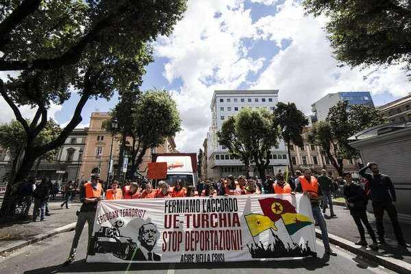 Χιλιάδες άνθρωποι στους δρόμους σε όλη την Ευρώπη για την Πρωτομαγιά