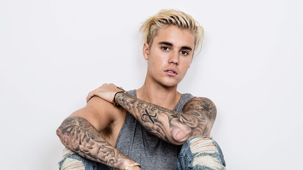 Ο Justin Bieber είναι πλέον ο βασιλιάς του instagram - Έσπασε το παγκόσμιο ρεκόρ των likes με το φιλί στην Gomez