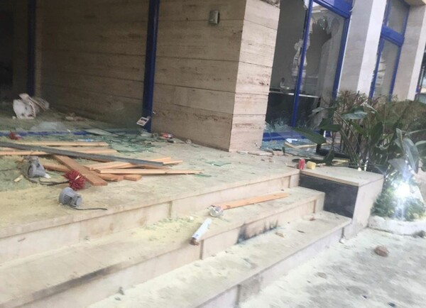 Λευκάδα: Σοβαρά επεισόδια μεταξύ οπαδών του Ολυμπιακού και του Παναθηναϊκού (φωτό + video)