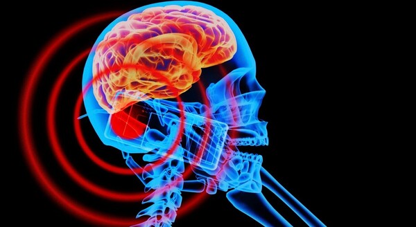 Τελικά τα κινητά προκαλούν καρκίνο στον εγκέφαλο ή όχι;
