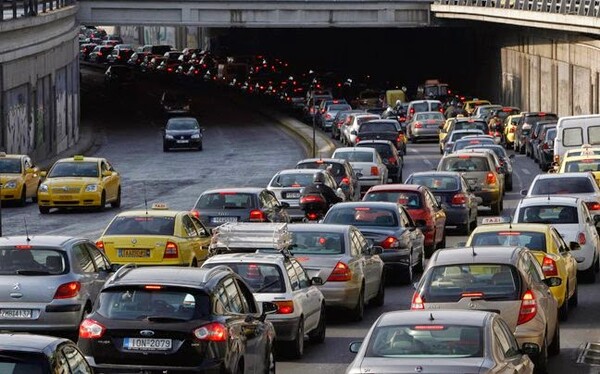 Μποτιλιάρισμα στον Κηφισό…λόγω κλαδέματος