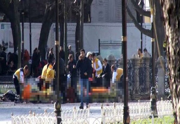 Τώρα: Ισχυρή έκρηξη στο Μπλε Τζαμι στην Κωνσταντινούπολη - Update: Πληροφορίες για τουλάχιστον 10 νεκρούς