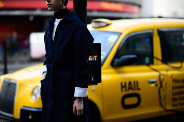 Street style στο χειμωνιάτικο Λονδίνο - Αγόρια και άντρες δίνουν μαθήματα στιλ και εντυπωσιασμού