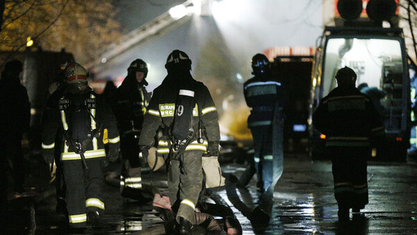 Μεγάλη πυρκαγιά σε εργοστάσιο στη Μόσχα- Κατέρρευσε η στέγη και σκότωσε 11 ανθρώπους