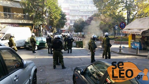 ΒΙΝΤΕΟ - Επεισόδια και κρότου λάμψης και στην πορεία της Θεσσαλονίκης