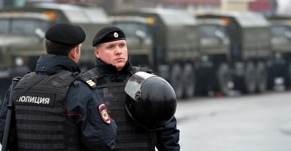 Τρεις τραυματίες από έκρηξη σε στάση λεωφορείου στη Μόσχα
