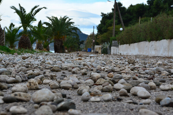 Σε κλοιό κακοκαιρίας όλη η Ελλάδα- Προβλήματα από τη νεροποντή σε πολλές περιοχές