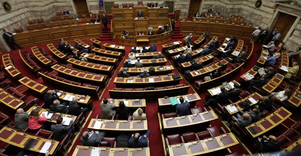 Καταγγελία για αστυνομοκρατία στη Βουλή - Δέχθηκαν bullying οι βουλευτές εξηγεί ο Βούτσης