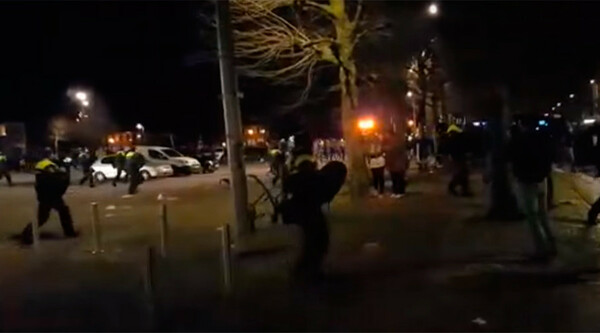 Σοβαρά επεισόδια στην Ολλανδία σε διαδήλωση κατά των προσφύγων