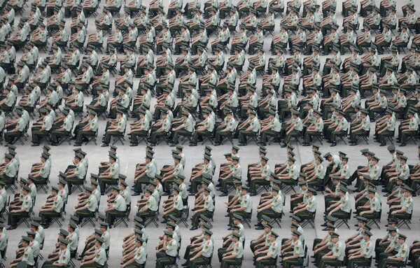 20 θεαματικές φωτογραφίες που δείχνουν πόσο τρομακτικά πυκνοκατοικημένη είναι η Κίνα