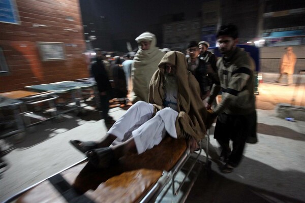 Δεκάδες τραυματίες από 6,2 Ρίχτερ στο Πακιστάν