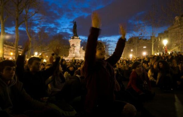 Γάλλοι φοιτητές διαδηλώνουν στο Παρίσι με γνωστό ελληνικό σύνθημα