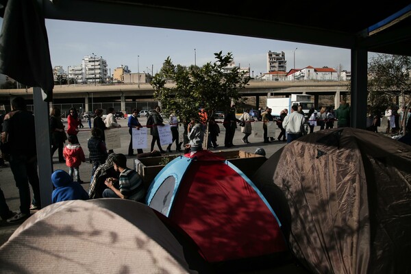 529 πρόσφυγες σήμερα στον Πειραιά