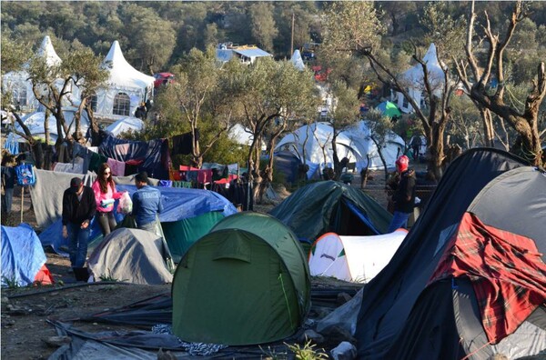 Πλήθος προσφύγων και πάλι στη Λέσβο