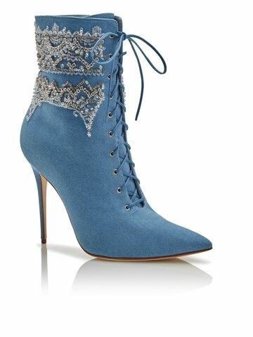 Rihanna και Manolo Blahnik υπογράφουν από κοινού μια σειρά παπουτσιών που θα συζητηθεί