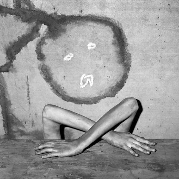 Something rich and strange... O υπόγειος κόσμος του Roger Ballen