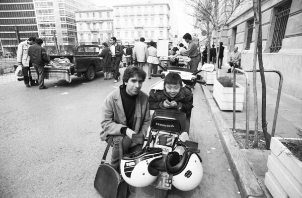 Πέριξ της Ομόνοιας. Μάρτης 1989.
