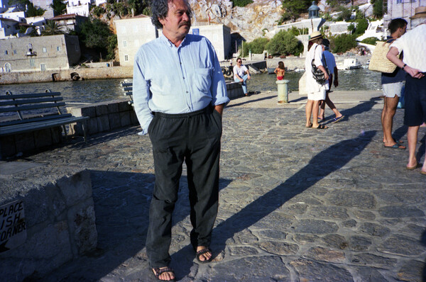 Ο Γιάννης Κουνέλλης στα 80 του. Φωτογραφίες του Σπύρου Στάβερη