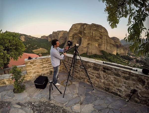 «Ελληνικοί Ουρανοί»: το συναρπαστικό timelapse βίντεο που βραβεύτηκε στο Λ. Άντζελες και η συγκινητική ιστορία του