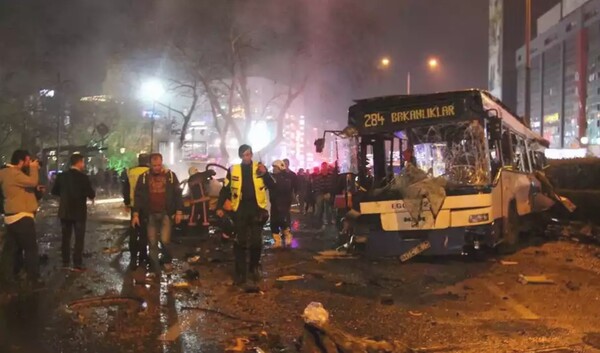 Τουρκία: Έκρηξη αυτοκινήτου στην Άγκυρα- Τουλάχιστον 34 νεκροί (ΣΚΛΗΡΕΣ ΕΙΚΟΝΕΣ)