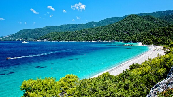 Οι 17 ωραιότερες παραλίες της Ελλάδας, στην καρδιά του χειμώνα