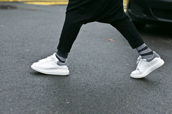 Sneakers über alles - Tα καλύτερα από το Fashion Week στο Παρίσι