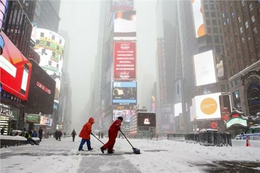 Παρέλυσε η ανατολική ακτή των ΗΠΑ από τον "Snowzilla"