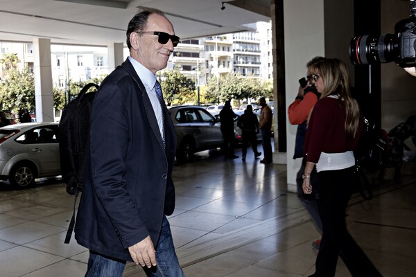 Παραμένει το χάσμα στη διαπραγμάτευση