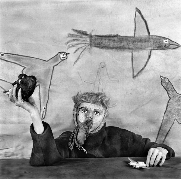 Something rich and strange... O υπόγειος κόσμος του Roger Ballen