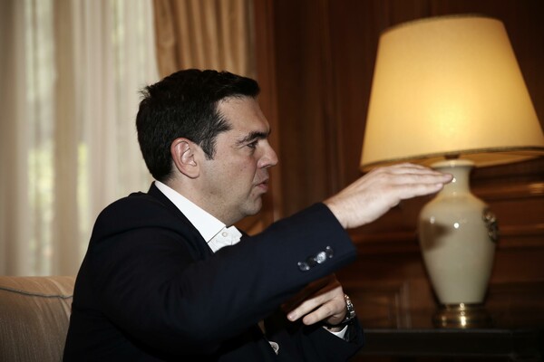 Tσίπρας στο Bloomberg: Το 2016 η Ελλάδα θα εκπλήξει την παγκόσμια οικονομική κοινότητα