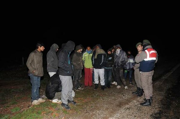Τουρκία: Eξι νεκροί και 30 τραυματίες σε σύγκρουση λεωφορείου που μετέφερε πρόσφυγες, με ι.χ.