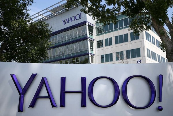Προς πώληση οδεύει η Yahoo