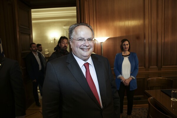 Ο υπουργός Εξωτερικών κάνει απόπειρα κατάσχεσης εις βάρος της Athens Review of Books