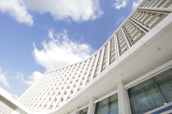 Το «νέο» Hilton θα έχει εμπορικά καταστήματα και θα προσφέρει δωμάτια και σουίτες προς πώληση