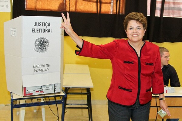 Η άνοδος και η απότομη πτώση της πρώτης γυναίκας προέδρου της Βραζιλίας