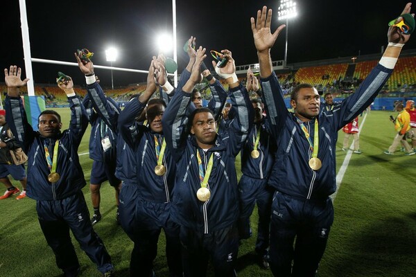 Ρίο: Tα νησιά Φίτζι κέρδισαν για πρώτη φορά μετάλλιο σε Ολυμπιακούς και στη χώρα επικράτησε πανδαιμόνιο