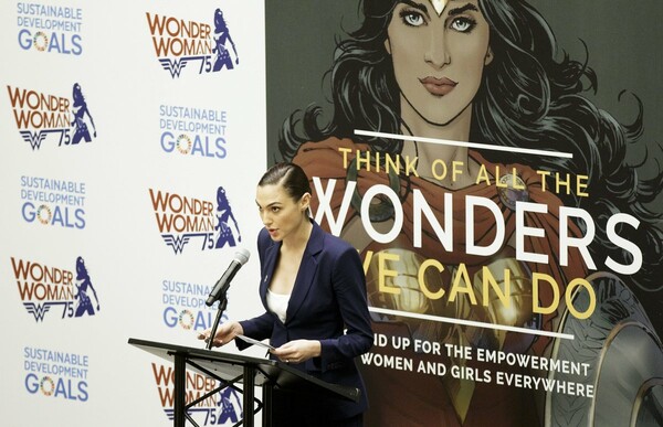 Παρά το πλήθος αντιδράσεων, η Wonder Woman έγινε η νέα πρέσβειρα του ΟΗΕ για τις γυναίκες