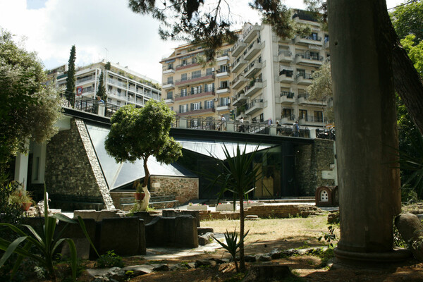 Τα Αόρατα Μνημεία της Θεσσαλονίκης - τότε και τώρα