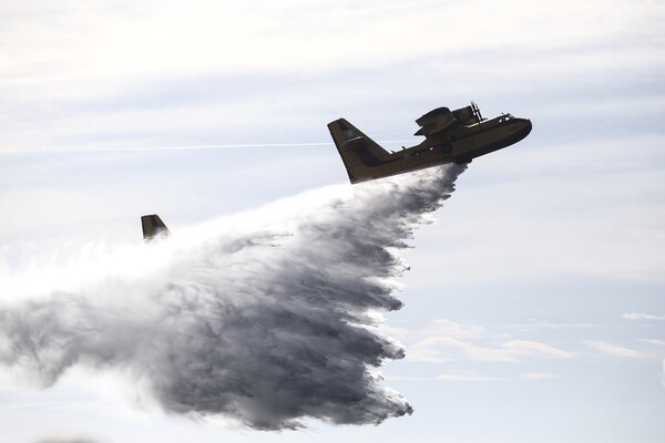 Αερομαχίες με F-16 ρίψεις νερού και διασώσεις στις επιδείξεις στο Παλαιό Φάληρο