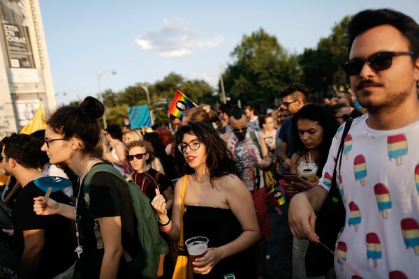 40 φωτογραφίες απ' το πολύχρωμο Pride της Θεσσαλονίκης